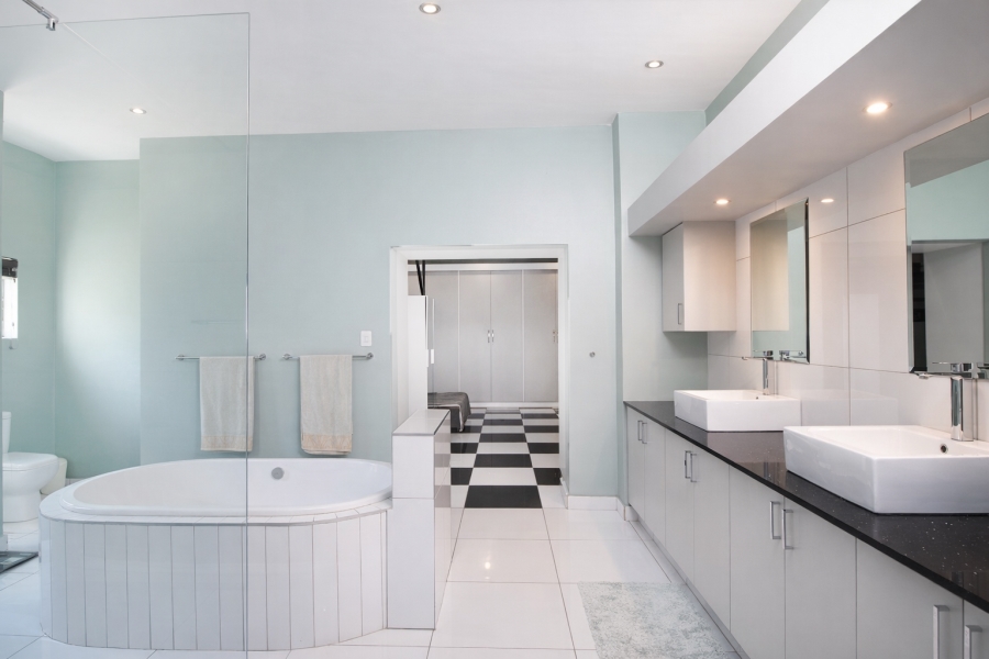 6 Bedroom Property for Sale in Newmark Estate Gauteng