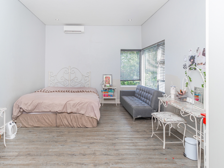 6 Bedroom Property for Sale in Newmark Estate Gauteng