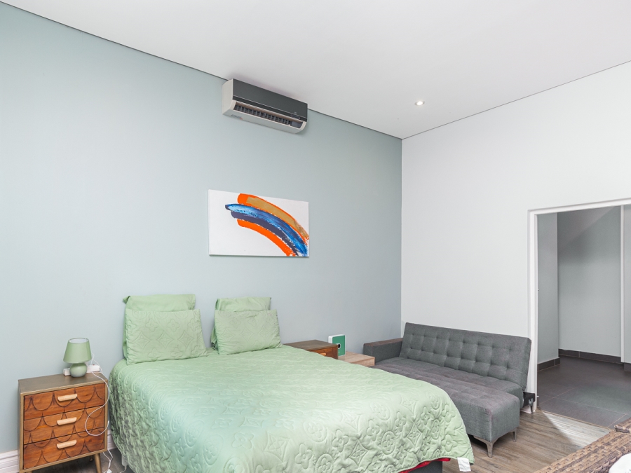 6 Bedroom Property for Sale in Newmark Estate Gauteng