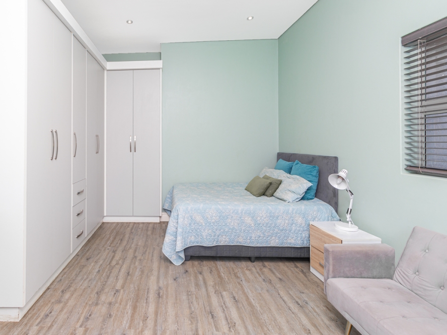 6 Bedroom Property for Sale in Newmark Estate Gauteng