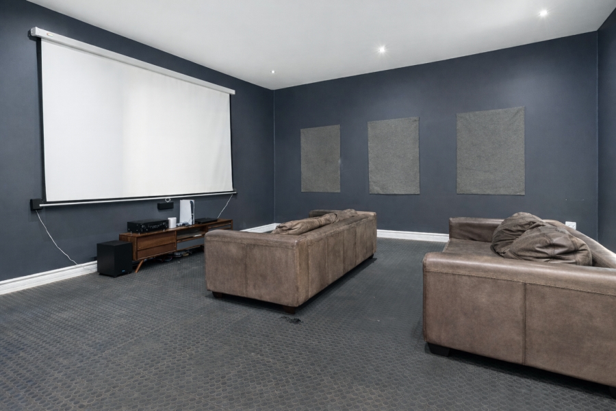 6 Bedroom Property for Sale in Newmark Estate Gauteng