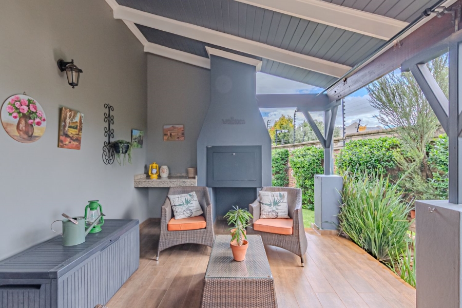 3 Bedroom Property for Sale in Bronberg Gauteng