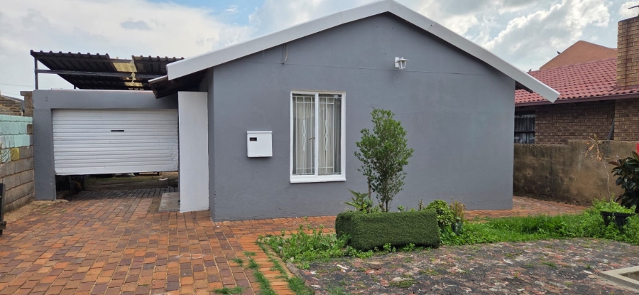 3 Bedroom Property for Sale in Pimville Zone 5 Gauteng
