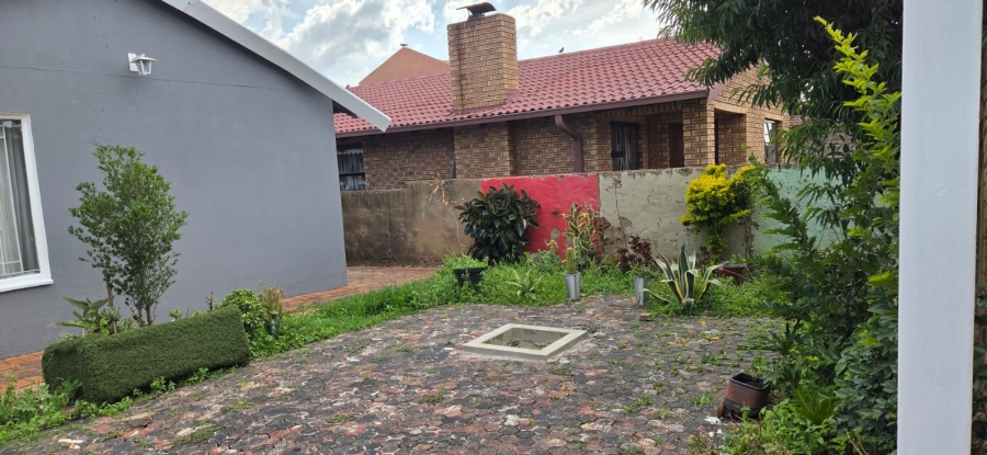 3 Bedroom Property for Sale in Pimville Zone 5 Gauteng