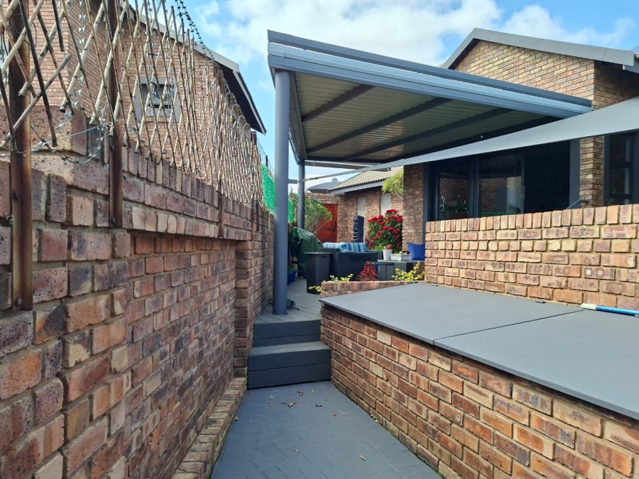 2 Bedroom Property for Sale in Montana Gauteng