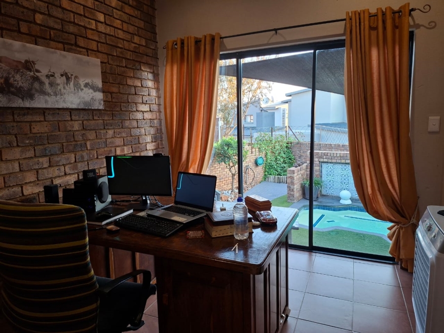 2 Bedroom Property for Sale in Montana Gauteng