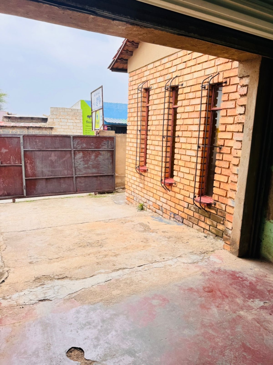 5 Bedroom Property for Sale in Phomolong Gauteng