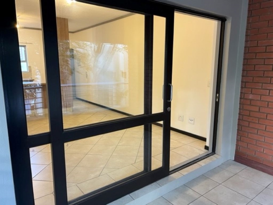 To Let 1 Bedroom Property for Rent in Bryanston Gauteng