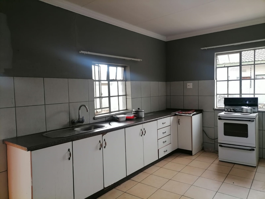 8 Bedroom Property for Sale in Randgate Gauteng