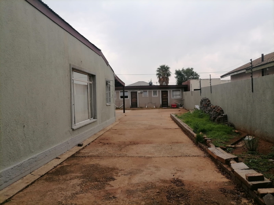 8 Bedroom Property for Sale in Randgate Gauteng