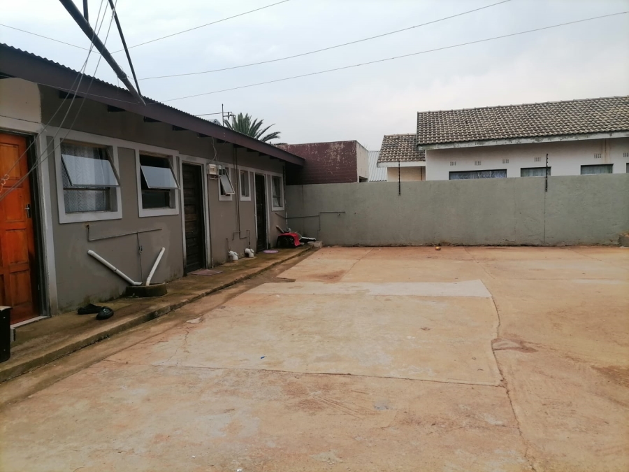 8 Bedroom Property for Sale in Randgate Gauteng