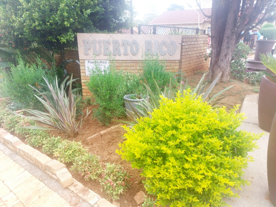 2 Bedroom Property for Sale in Honeydew Ridge Gauteng
