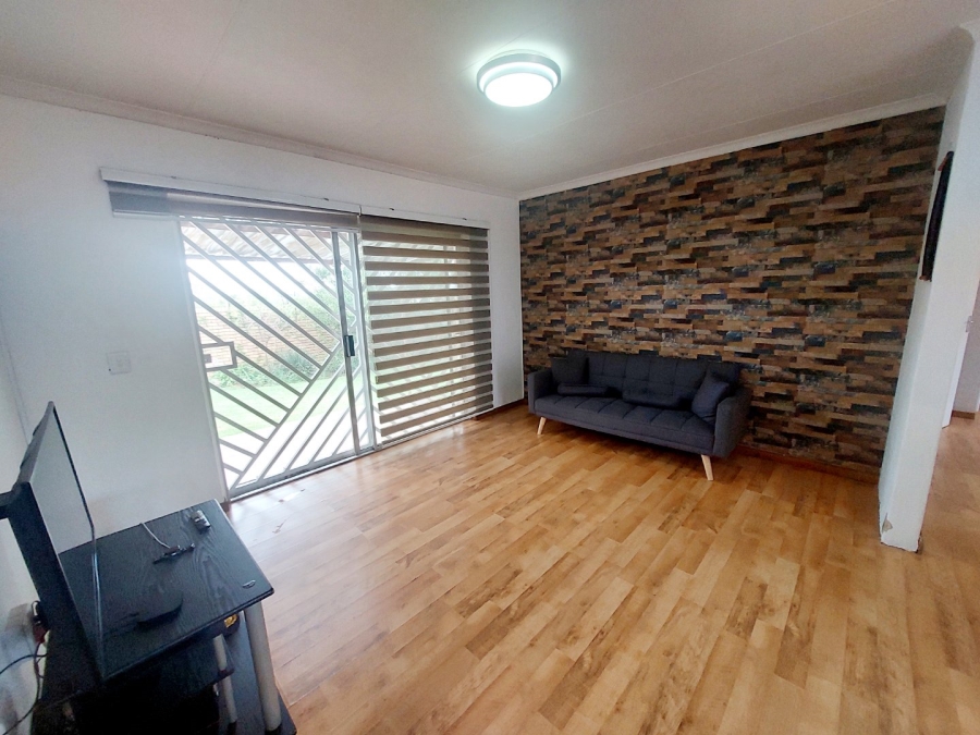 2 Bedroom Property for Sale in Honeydew Ridge Gauteng