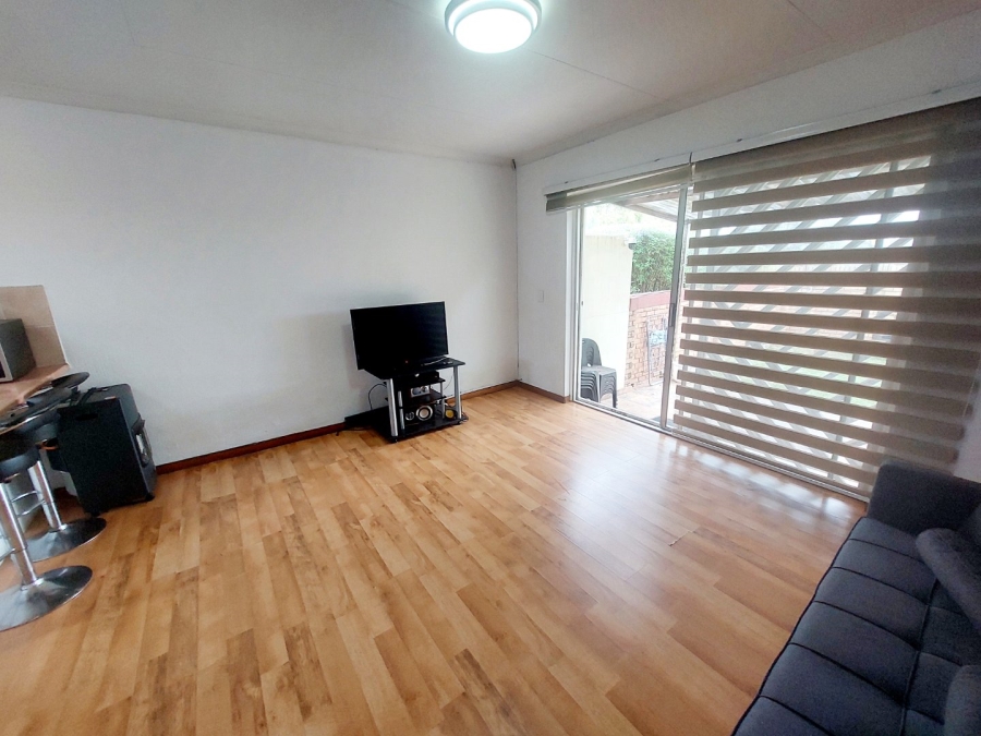 2 Bedroom Property for Sale in Honeydew Ridge Gauteng