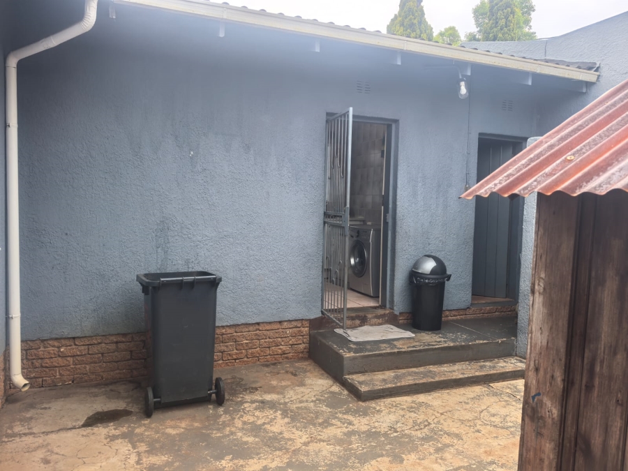 4 Bedroom Property for Sale in Roodekrans Gauteng