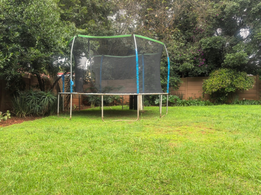 4 Bedroom Property for Sale in Roodekrans Gauteng