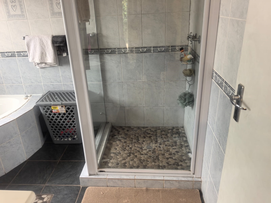 4 Bedroom Property for Sale in Roodekrans Gauteng