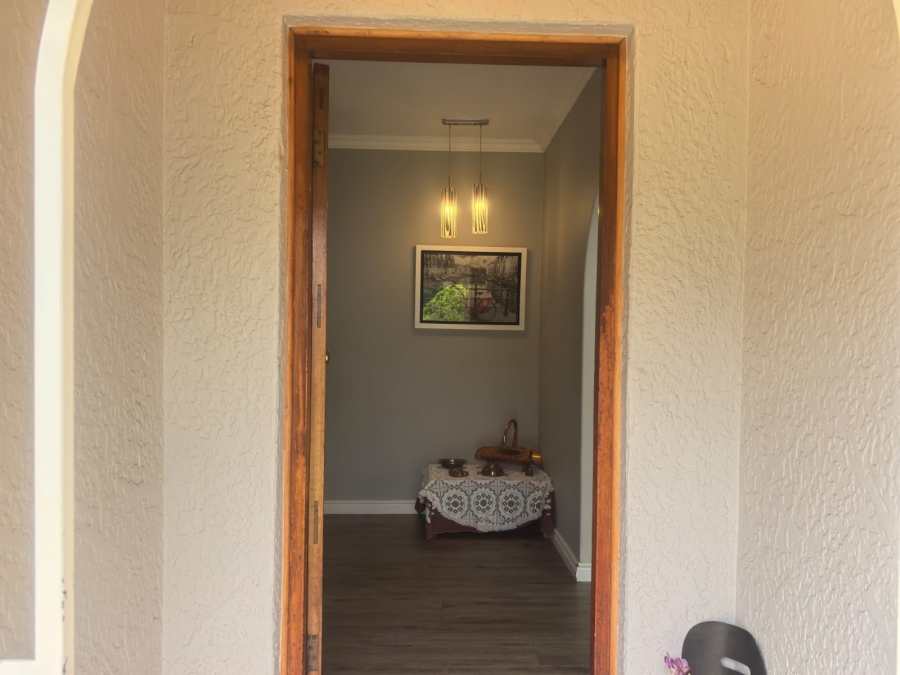 3 Bedroom Property for Sale in Wilro Park Gauteng