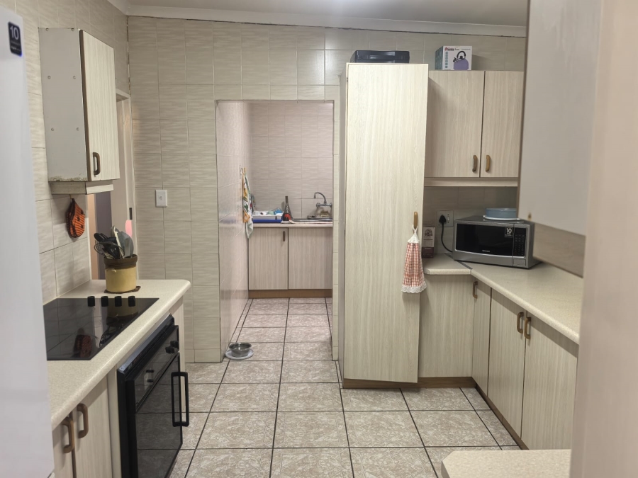 3 Bedroom Property for Sale in Wilro Park Gauteng