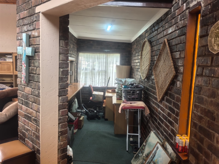 3 Bedroom Property for Sale in Wilro Park Gauteng