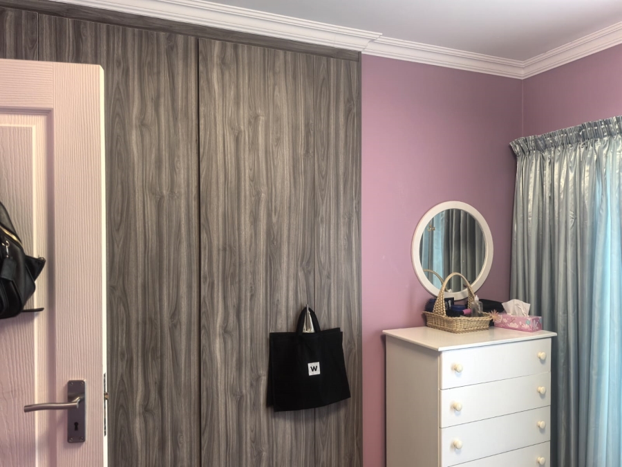 3 Bedroom Property for Sale in Wilro Park Gauteng