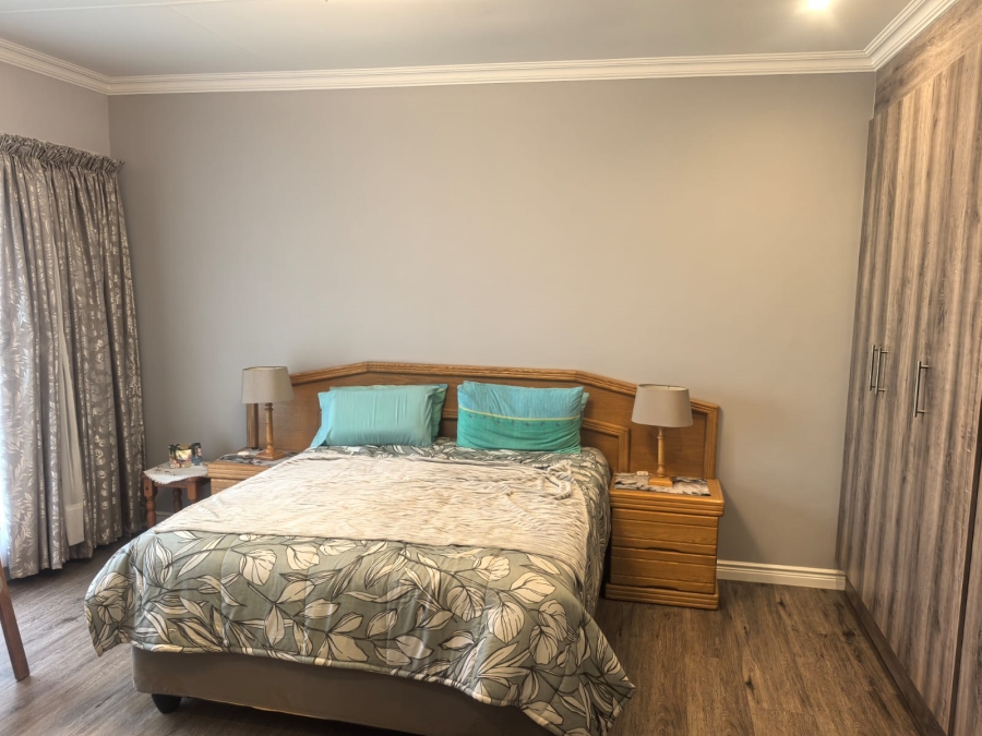 3 Bedroom Property for Sale in Wilro Park Gauteng