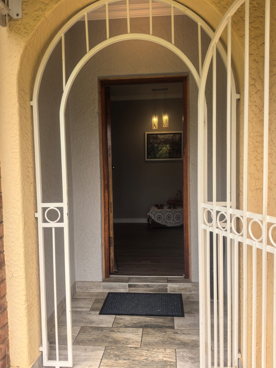 3 Bedroom Property for Sale in Wilro Park Gauteng