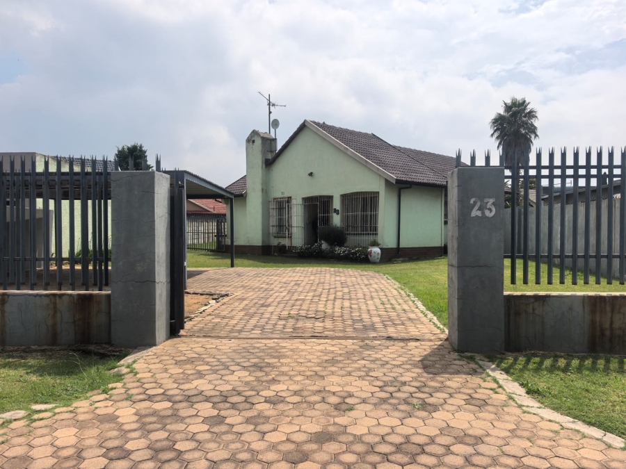 3 Bedroom Property for Sale in Witpoortjie Gauteng