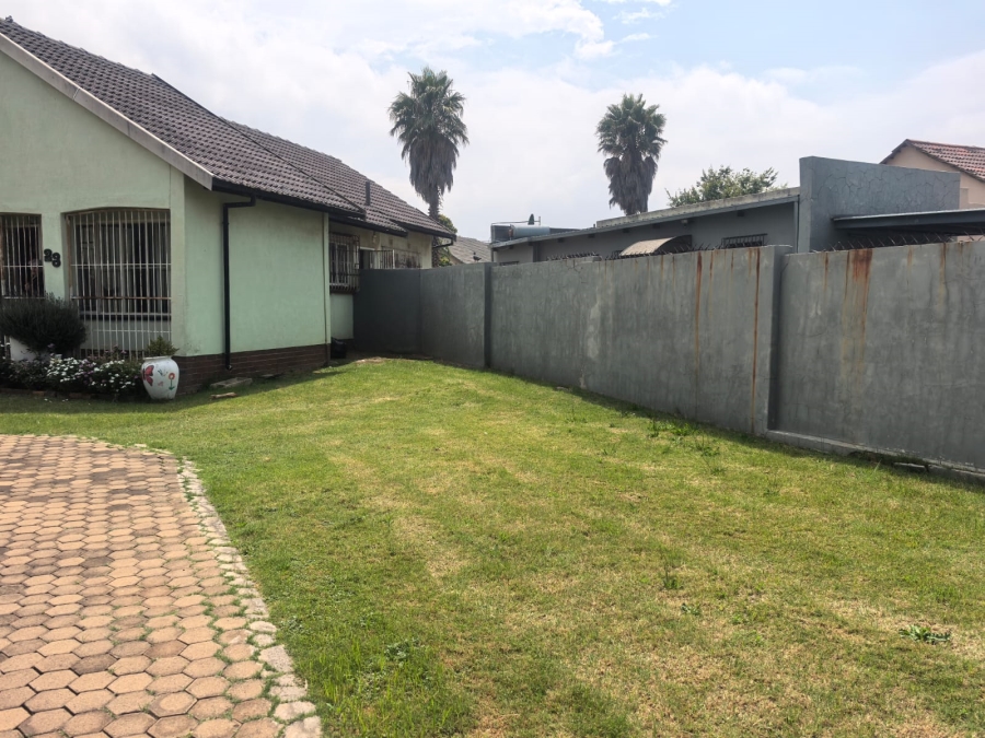 3 Bedroom Property for Sale in Witpoortjie Gauteng