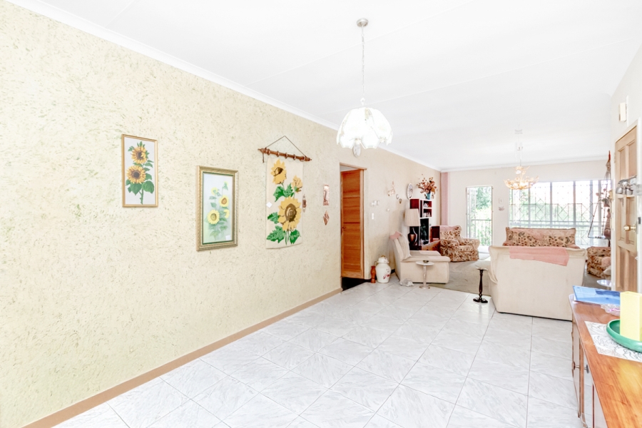 4 Bedroom Property for Sale in Wilro Park Gauteng