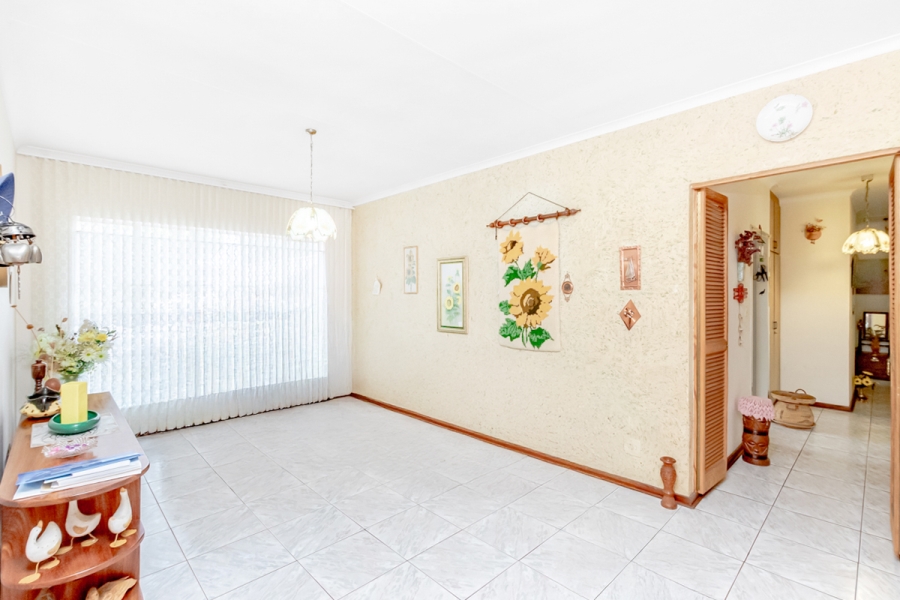 4 Bedroom Property for Sale in Wilro Park Gauteng