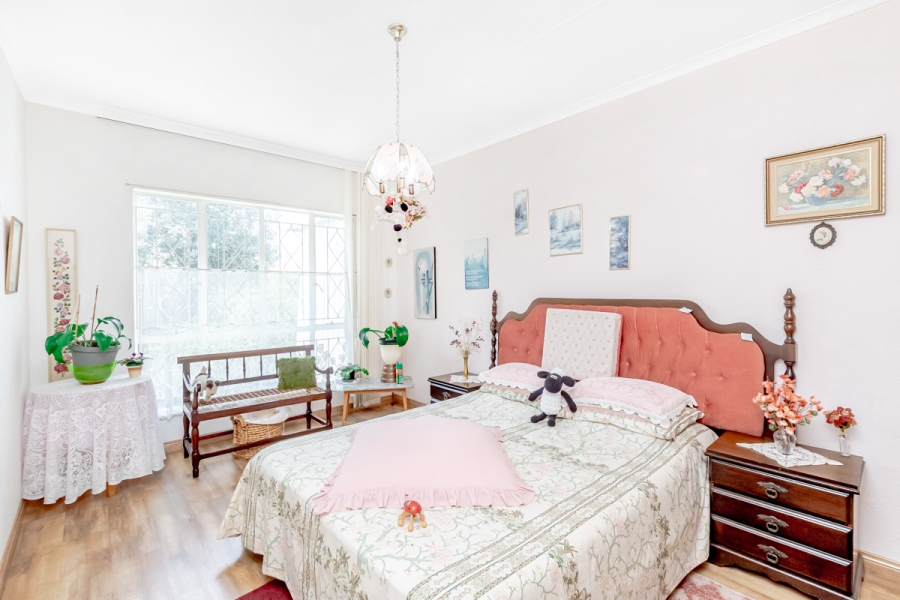 4 Bedroom Property for Sale in Wilro Park Gauteng