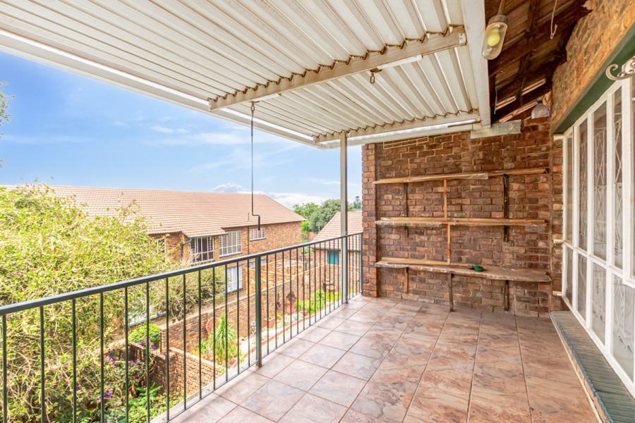 4 Bedroom Property for Sale in Wilro Park Gauteng