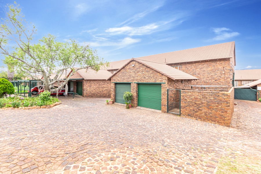 4 Bedroom Property for Sale in Wilro Park Gauteng
