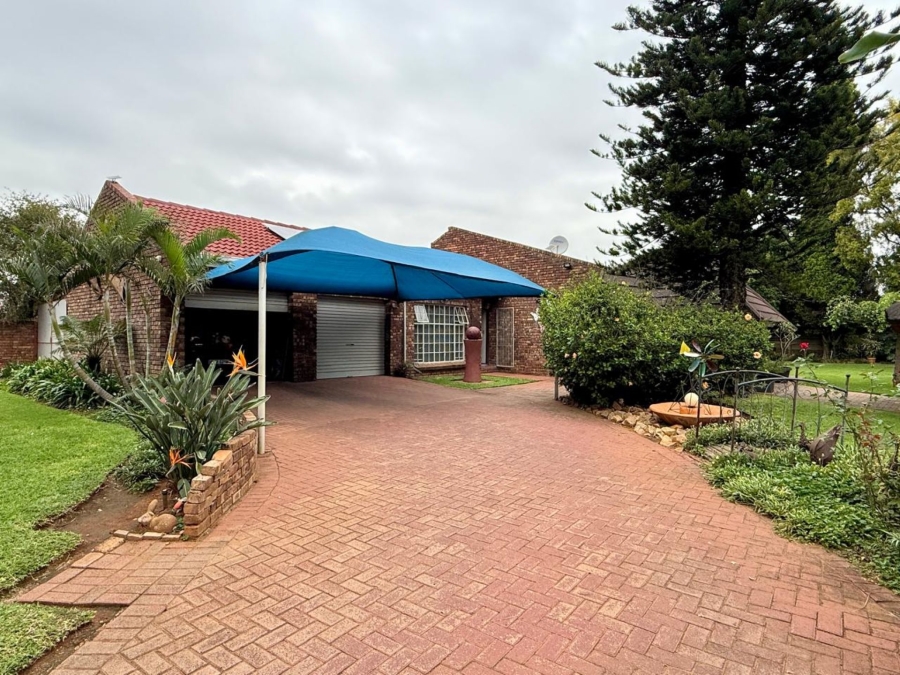 3 Bedroom Property for Sale in Dorandia Gauteng