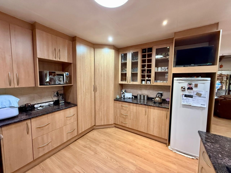 3 Bedroom Property for Sale in Dorandia Gauteng