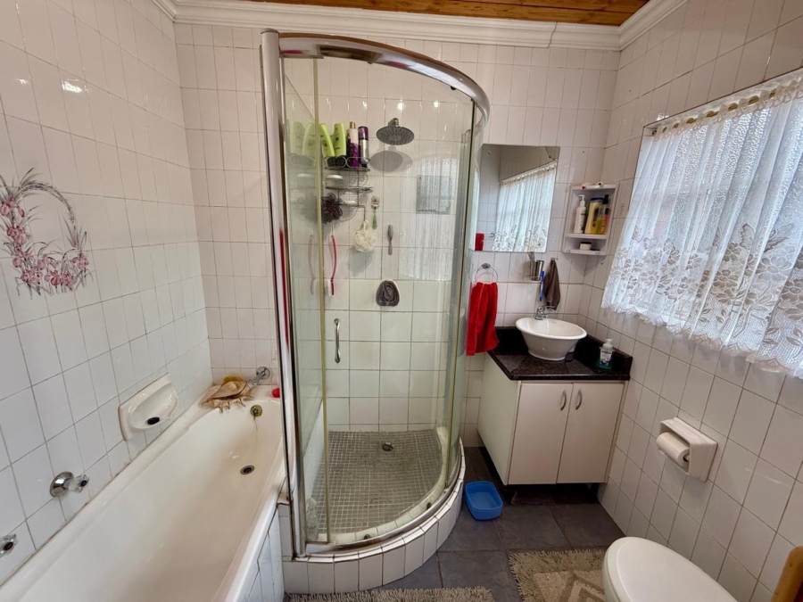 3 Bedroom Property for Sale in Dorandia Gauteng