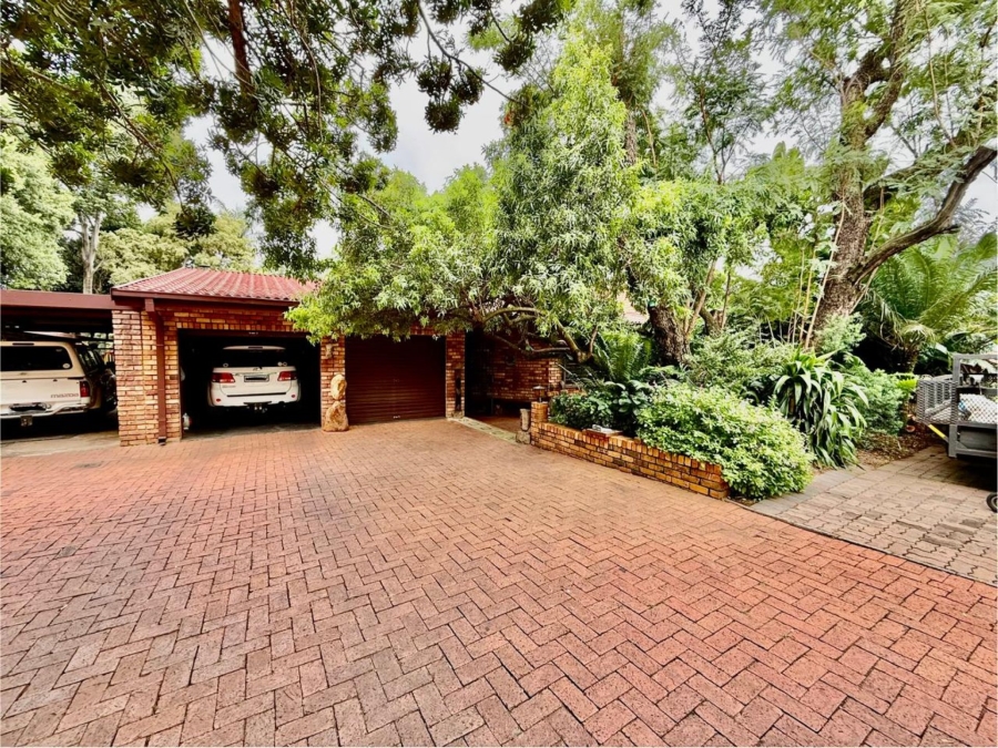 4 Bedroom Property for Sale in Amandasig Gauteng