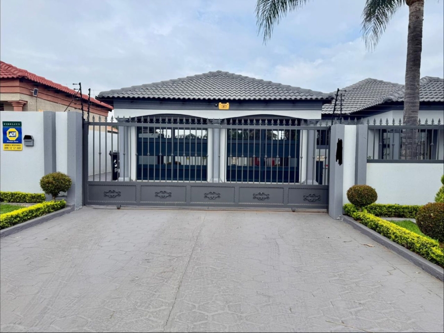 4 Bedroom Property for Sale in Chantelle Gauteng