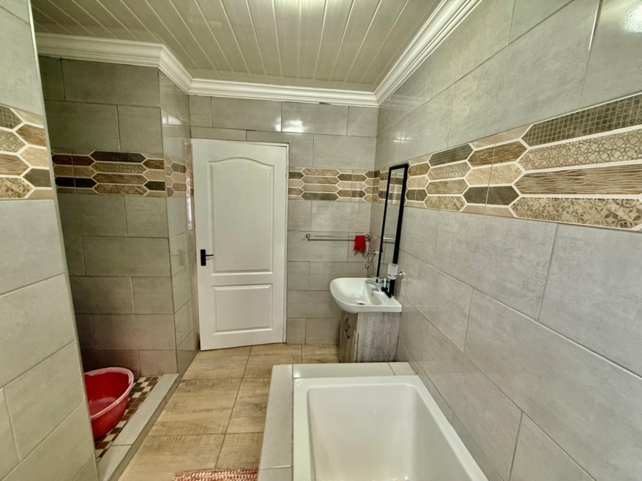 4 Bedroom Property for Sale in Chantelle Gauteng