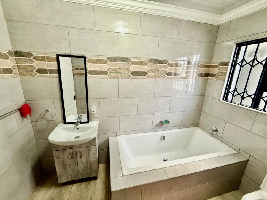 4 Bedroom Property for Sale in Chantelle Gauteng