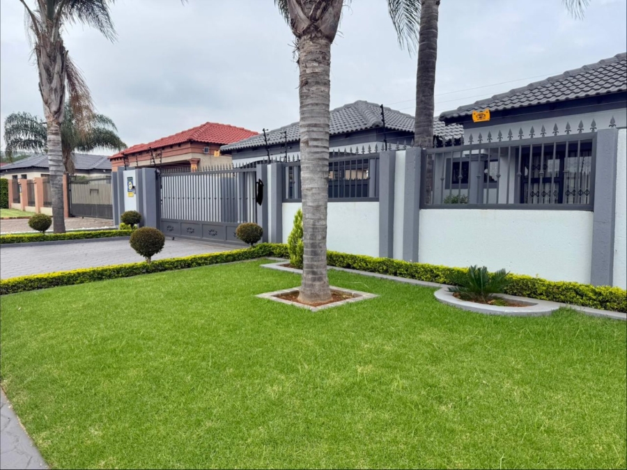 4 Bedroom Property for Sale in Chantelle Gauteng