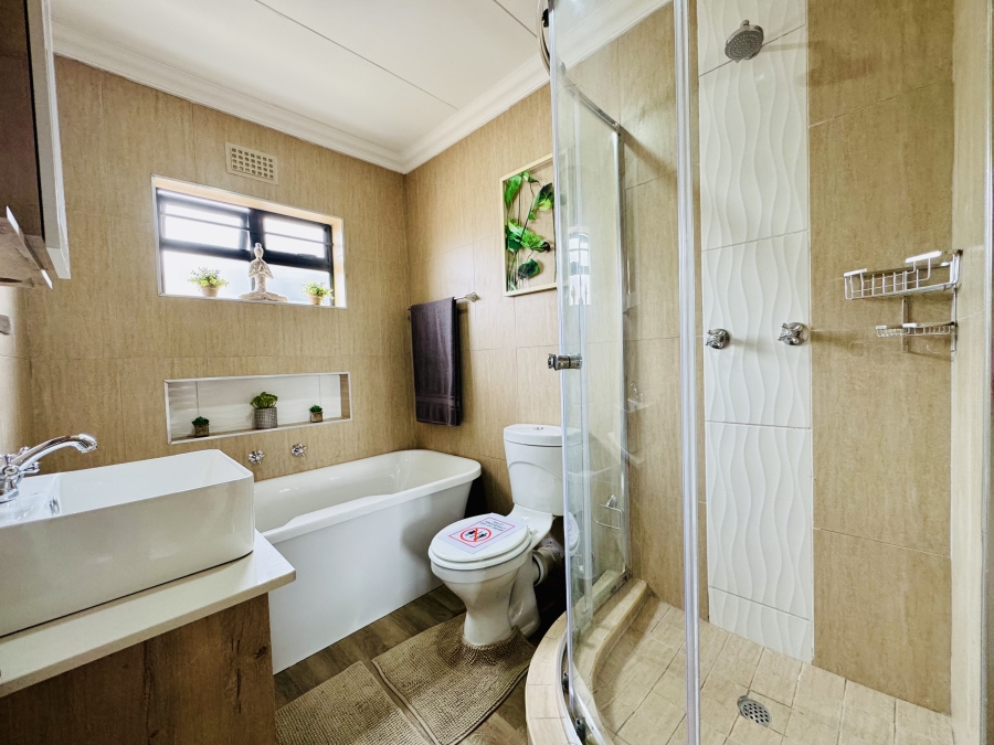 3 Bedroom Property for Sale in Roodepark Eco Estate Gauteng