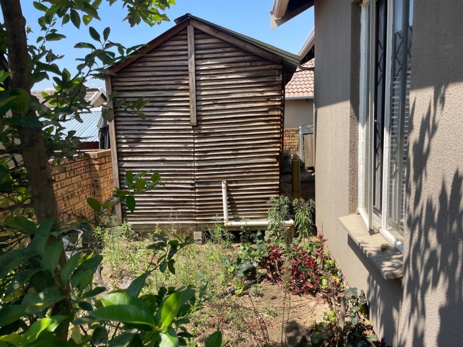 2 Bedroom Property for Sale in Cosmo City Gauteng