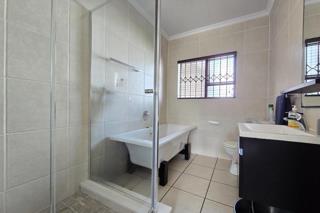 To Let 2 Bedroom Property for Rent in Greenstone Hill Gauteng