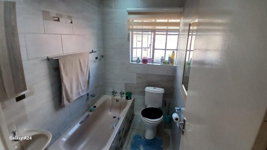 2 Bedroom Property for Sale in Forest Hill Gauteng