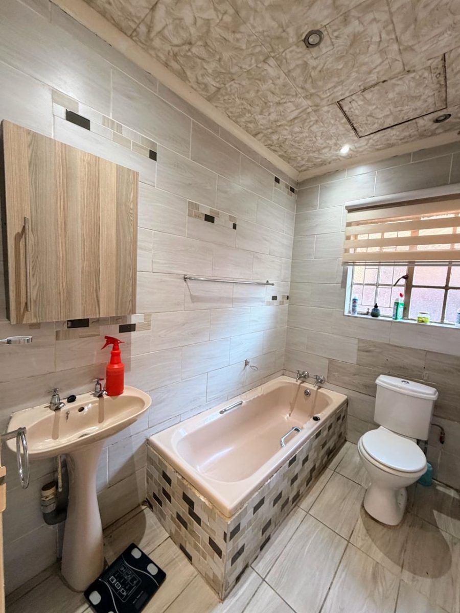 2 Bedroom Property for Sale in Forest Hill Gauteng