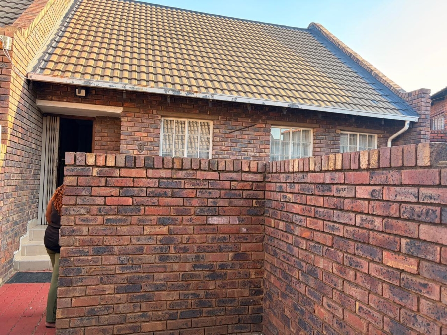 2 Bedroom Property for Sale in Forest Hill Gauteng