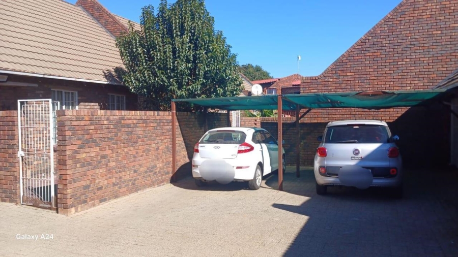 2 Bedroom Property for Sale in Forest Hill Gauteng