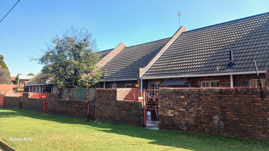 2 Bedroom Property for Sale in Forest Hill Gauteng